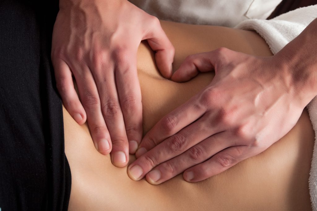 Osteopatski poseg na trebuhu